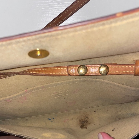 LOUIS VUITTON Black and Gold Monogram Crossbody Bag - Picture 7 of 11